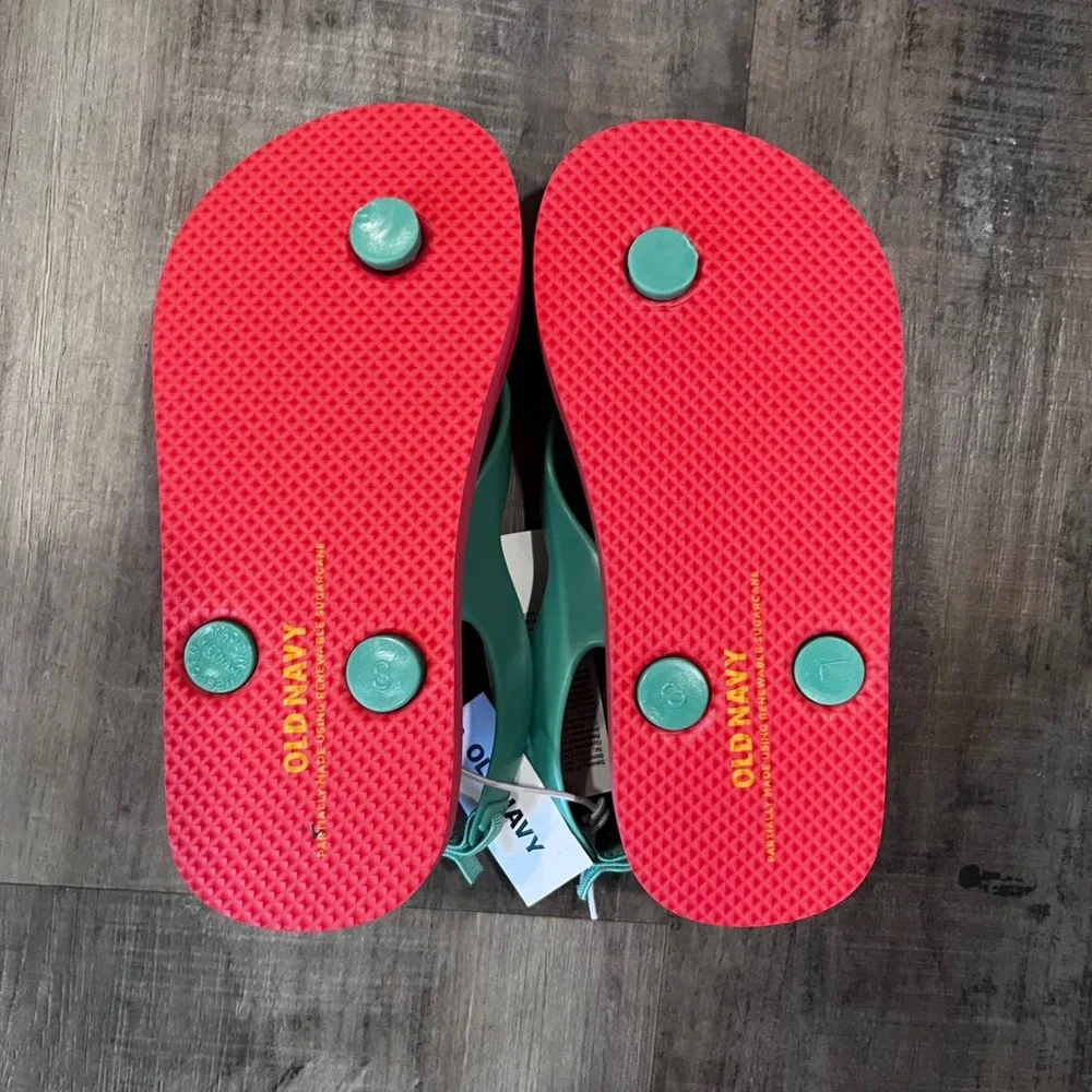 Old Navy Toddler Girls Strawberry Flip Flop Sandals Red Green Size 8 NWT